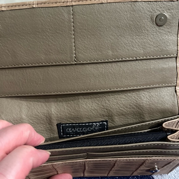 Avagolf tan crocodile wallet. New. - Picture 3 of 4